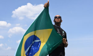 Lewis-Hamilton-rinnovo-Mercedes