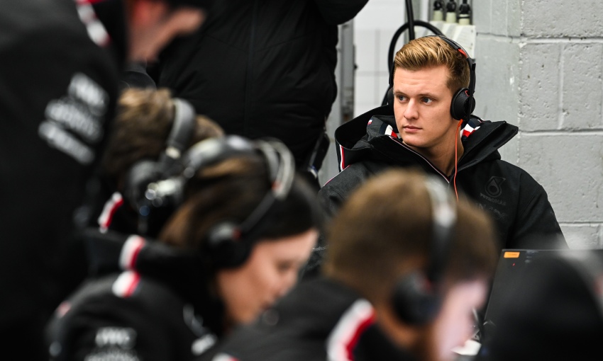 Schumacher: "Pilota di riserva? Difficile da accettare"