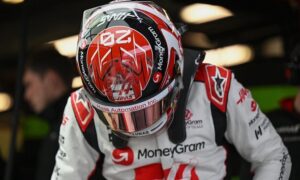Magnussen-bandiera-rossa