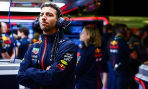 Smentite le voci su Ricciardo: non sostituirà De Vries