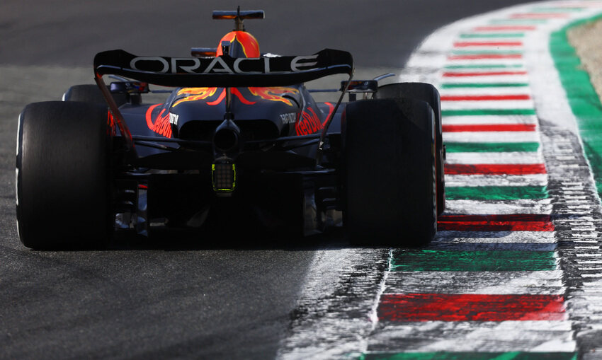 Verstappen RB19