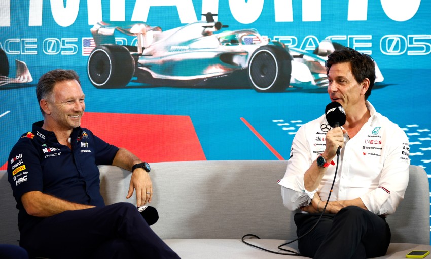 Horner e la rivalità con Wolff: "Sta complottando..."