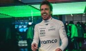 Alonso rinnova Aston Martin