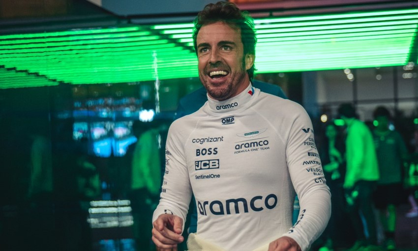 Alonso rinnova Aston Martin