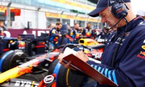 Newey vicino Aston