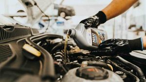 lattina-olio-motore-pexels-worldf1.it