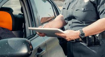 Multa fino a 8.000€ per la ‘manovra dell’indeciso’ | Lo fanno tutti nel cercare parcheggio