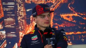 max-verstappen-al-microfono-depositphotos-f1world.it