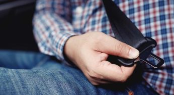 Cinture di sicurezza, prima di acquistare un’auto leggi bene l’etichetta | Ti salvi da una cantonata che vale migliaia di euro