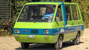 fiat-850-visitor-bus-commons.wikimedia-f1world.it