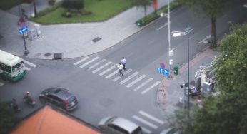 Precedenza, arriva quella “di fatto”, la regola sconosciuta che manda in tilt gli incroci | Assicurazioni disperate