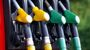 Pieno alla pompa di benzina