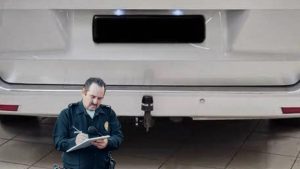 La multa per il gancio in auto