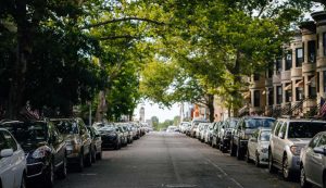 Parcheggio in doppia fila - fonte_Canva - f1world.it