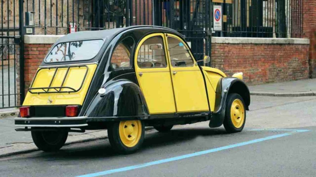 auto-sulle-strisce-blu-depositphotos-f1world.it