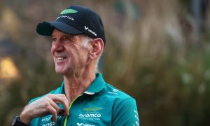 aston-martin-ritardo-AMR26